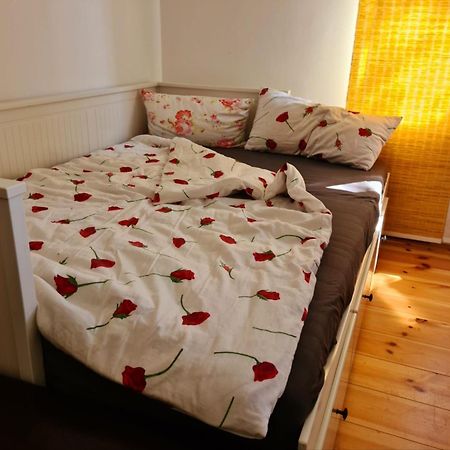 Nana-Eg-80M2 Sanierter Altbau-Parkplatz-Kleiner Garten-Wlan-Netflix-2Zimmer-Kueche-Dusche-Wanne-Waschmaschine Oberhausen  Eksteriør billede
