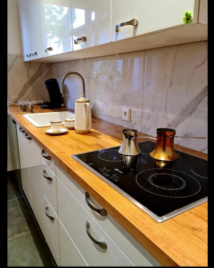 Nana-Eg-80M2 Sanierter Altbau-Parkplatz-Kleiner Garten-Wlan-Netflix-2Zimmer-Kueche-Dusche-Wanne-Waschmaschine Oberhausen  Eksteriør billede